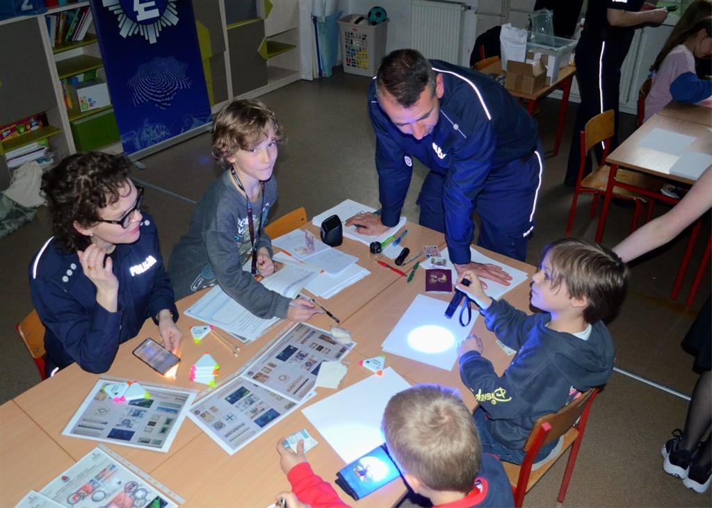 2024.04.19-Kryminalistyka-dla-mlodych-detektywow_07