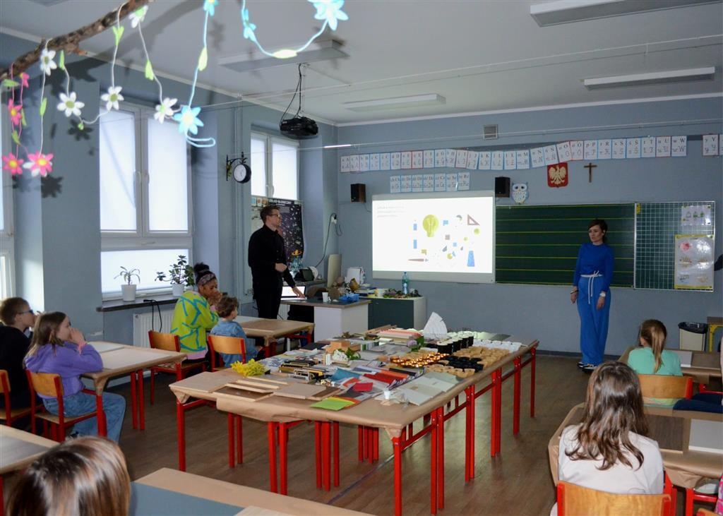 2024.04.19-Sztuka-tworzenia-otaczajacych-nas-przedmiotow_01