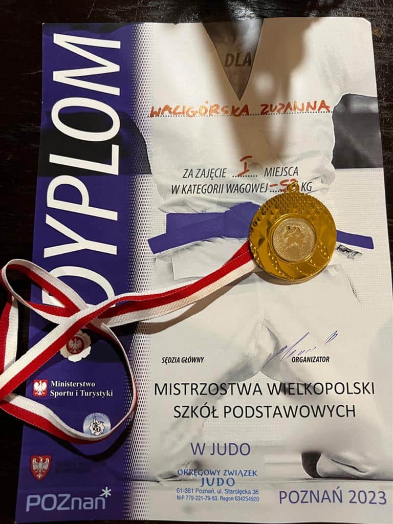 2023-04-23_Złoty medal Zuzy